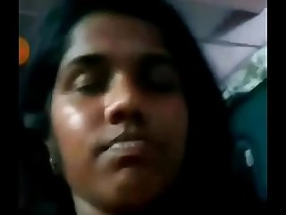 Priya chennai college girl boob show selfie